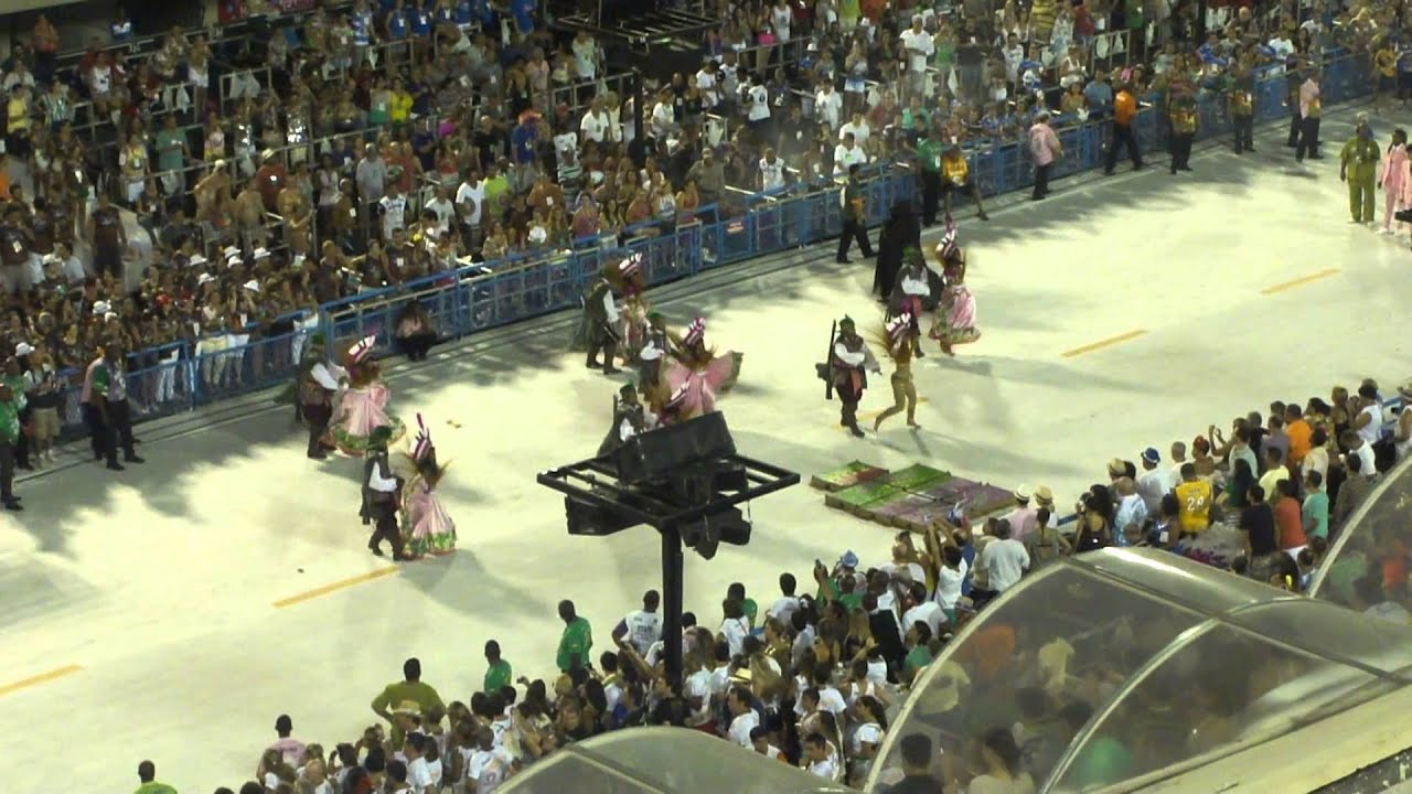 Mestre-Sala e Porta-Bandeira da Mangueira, Carnaval de 1957. Arquivo  Nacional. Fundo Correio da Manhã. BR_RJANRIO_PH_0_F…