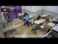 中国の妊婦が4歳児に報復＃孕妇脚绊男童＃China pregnant woman child