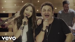 Video thumbnail of "Diego Topa - Hoy Es Día De Alegría (Official Video) ft. Karol Sevilla"