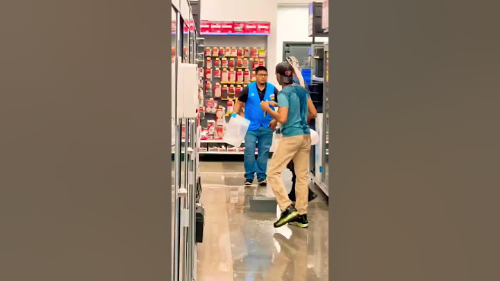WALMART EMPLOYEE GETS FIRED ON THE SPOT AFTER DOING THIS 💀☠️ #shorts
