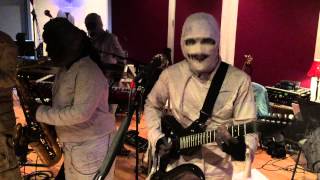 Video thumbnail of "Here Come the Mummies Perform Peccadillo and Kinda Lingers"