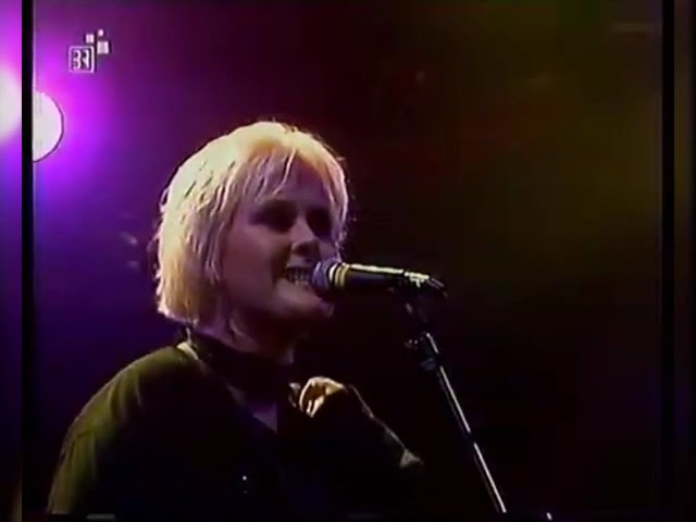 YouTubeでAlison Moyet - Ode To Boy (live@Alabama in Concert, German TV)1994を視聴 YouTubeでAlison Moyet - Ode To Boy (live@Alabama in Concert, German TV)1994を視聴