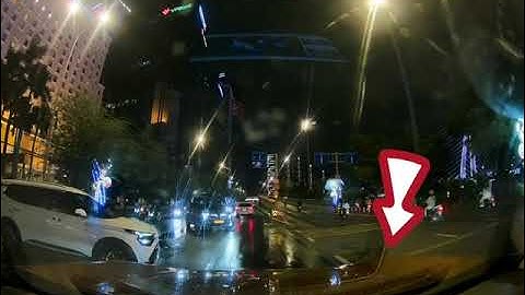 ACE lưu thông cẩn thận khúc Tôn Đức Thắng Quận 1 hướng từ Công Trường Mê Linh về Thảo Cầm Viên.