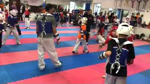 Said Nava fire dragons Taekwondo peto rojo casco rojo