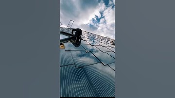 Wait for it... 😱💪   Very Impressive #Solar Installation on a Roof 💪 - Subscribe for more! ☀️