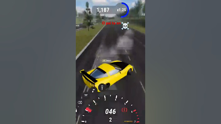 Do nada aparece um skyline no drift no vídeo
