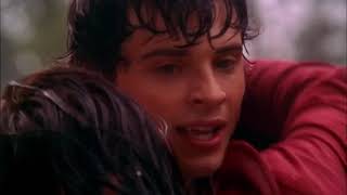 Smallville 2x21 - Clark saves Lana from drowning