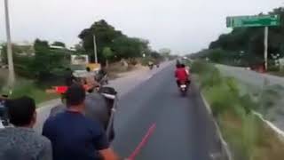 STORY WA KEREN . BALAPAN.- NAIK KUDA D JALAN RAYA. ....VIRAL.