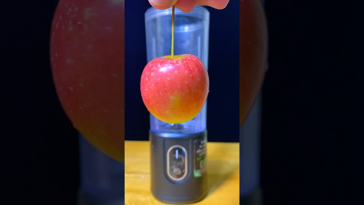 Mini apple vs Mini blender #frape #juice #asmr #juicer #smoothie #miniblender #drink #fruit