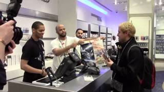 Pokemon Black & White Version 2 - Nintendo World Store launch
