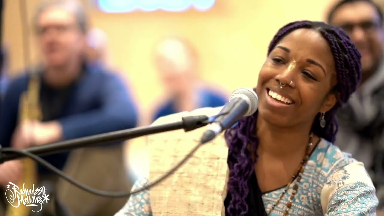 Acyuta Gopi's special Kirtan - Day 3 - Radhadesh Mellows 2022