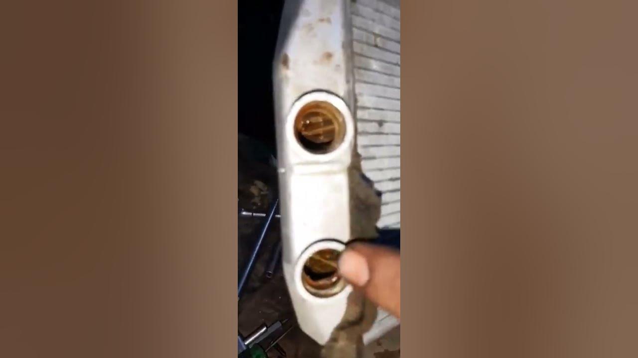 Fuite de liquide refroidissement dans radiateur chauffage Renault