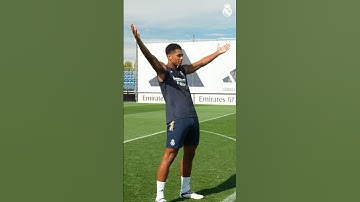 👐 Bellingham style! 👐 #realmadrid #shorts