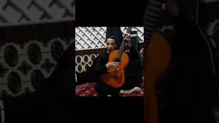 Türkmen gitara espiter 😂😂😂😂