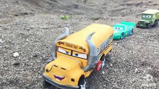 Sihirli arabalar şimşek Mcquinn sürpriz arabalar Disney Pixar Cars 3 park macerası