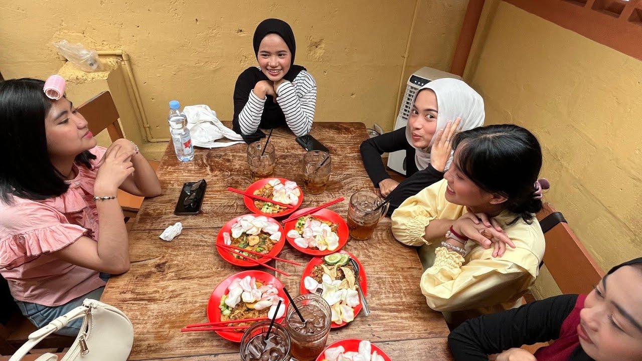 Main!!! BEHAVE PLEASE. 😉