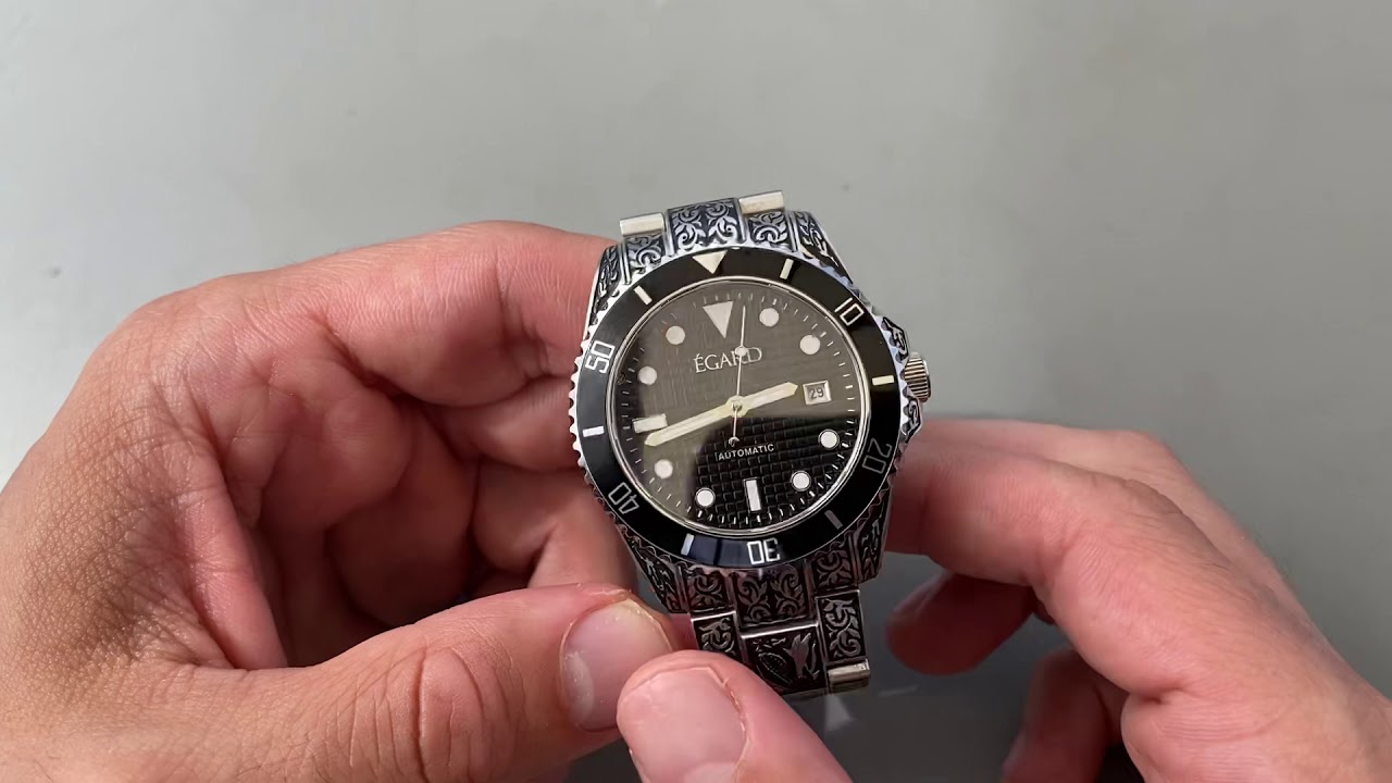 How to wind a watch with a screw down crown - YouTube