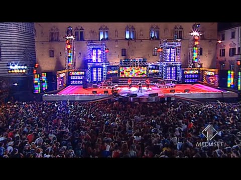 Alizée - J'en Ai Marre ! - Festivalbar Piazza Del Duomo Pistoia June 20 - English - I'm Fed Up !