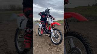 Kickstarting a 1997 Honda CR250! #2stroke