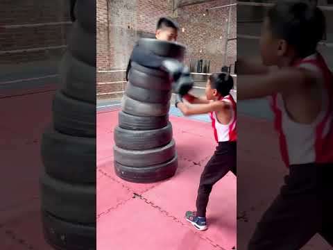 Boxing training is unstable#1 #ai #boxing #funny #training #shorts #youtubeshorts