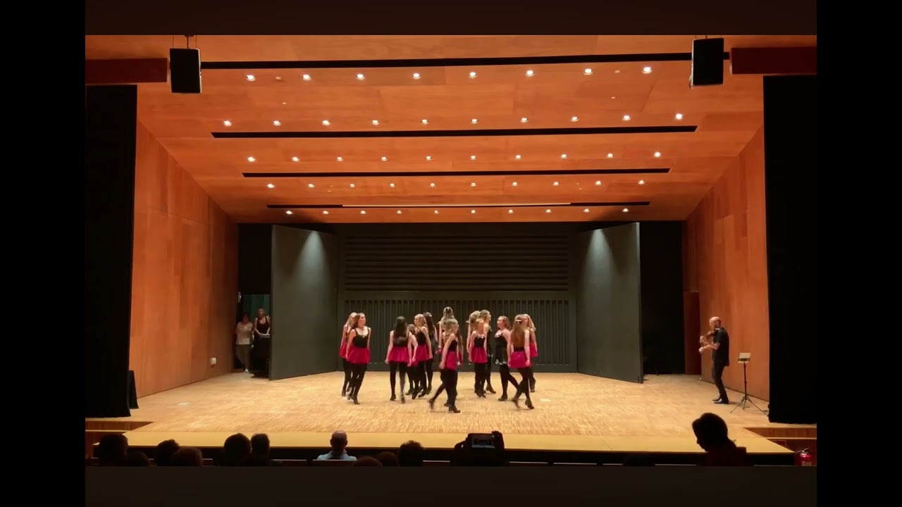 Claire McDowell School of Irish Dancing. The Glasgow Reel.