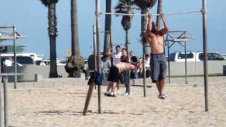 Venice Beach, Ca - Pull Ups 2 Different Ways