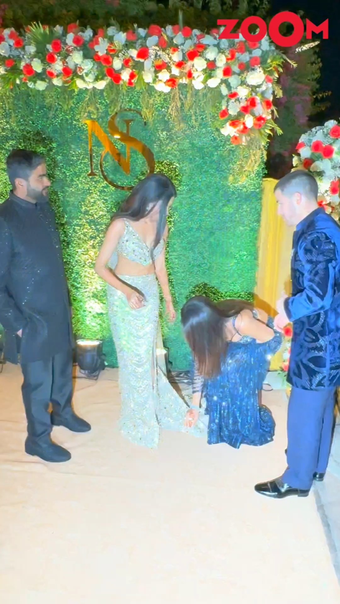Priyanka Chopra FIXES her 'Bhabhi' Neelam's outfit \u0026 hair as they pose for paps before Sangeet ?