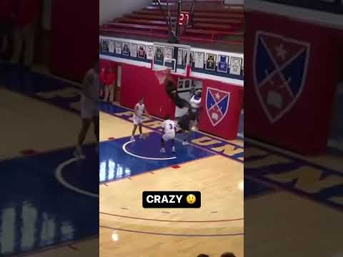 This alley-oop was NEXT LEVEL 🙌 #shorts (via @hudl)