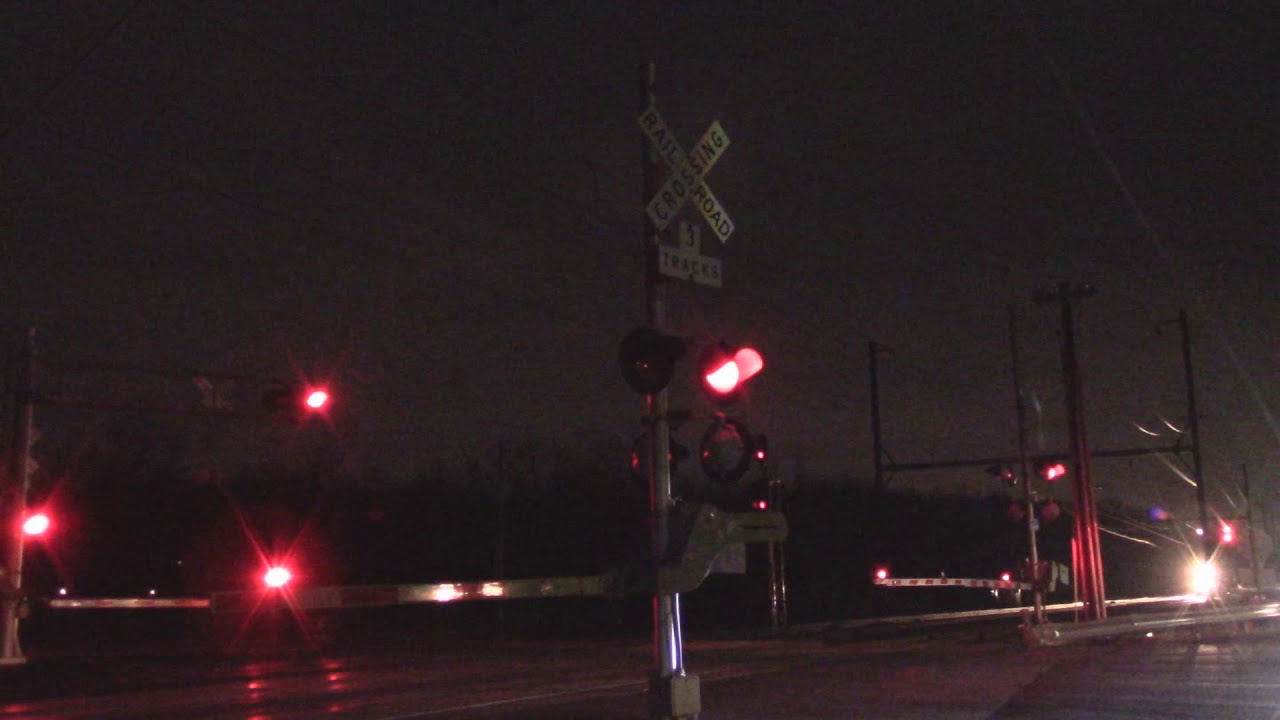 Sick US&S E Bell at Big Oak Road Railroad Crossing, Yardley, PA 1/24/2020 (Night)