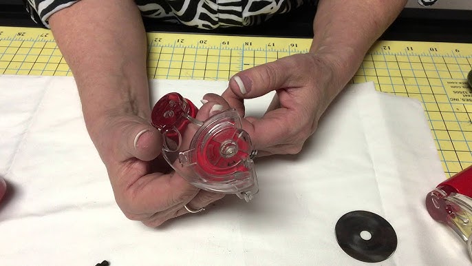 How to Use, Clean, and Change Blades for the Martelli Ergonomic Rotary  Cutter 