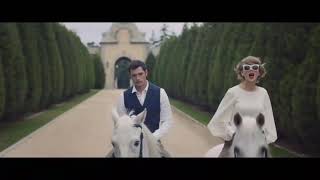 English Status Aslan