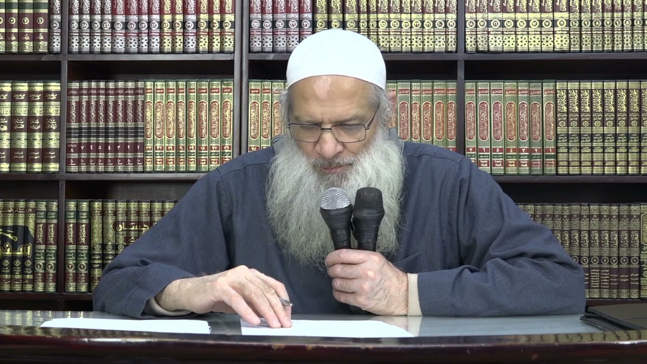 من العلماء من تعمد في تقسيم أشراط الساعة إلى خلط الأشراط الكبرى بالصغرى، ومنهم من نظر إلى وقت الخروج