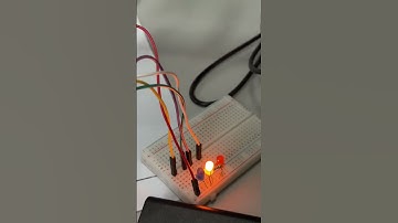 ESP32 with 3 LEDs (traffic lights)