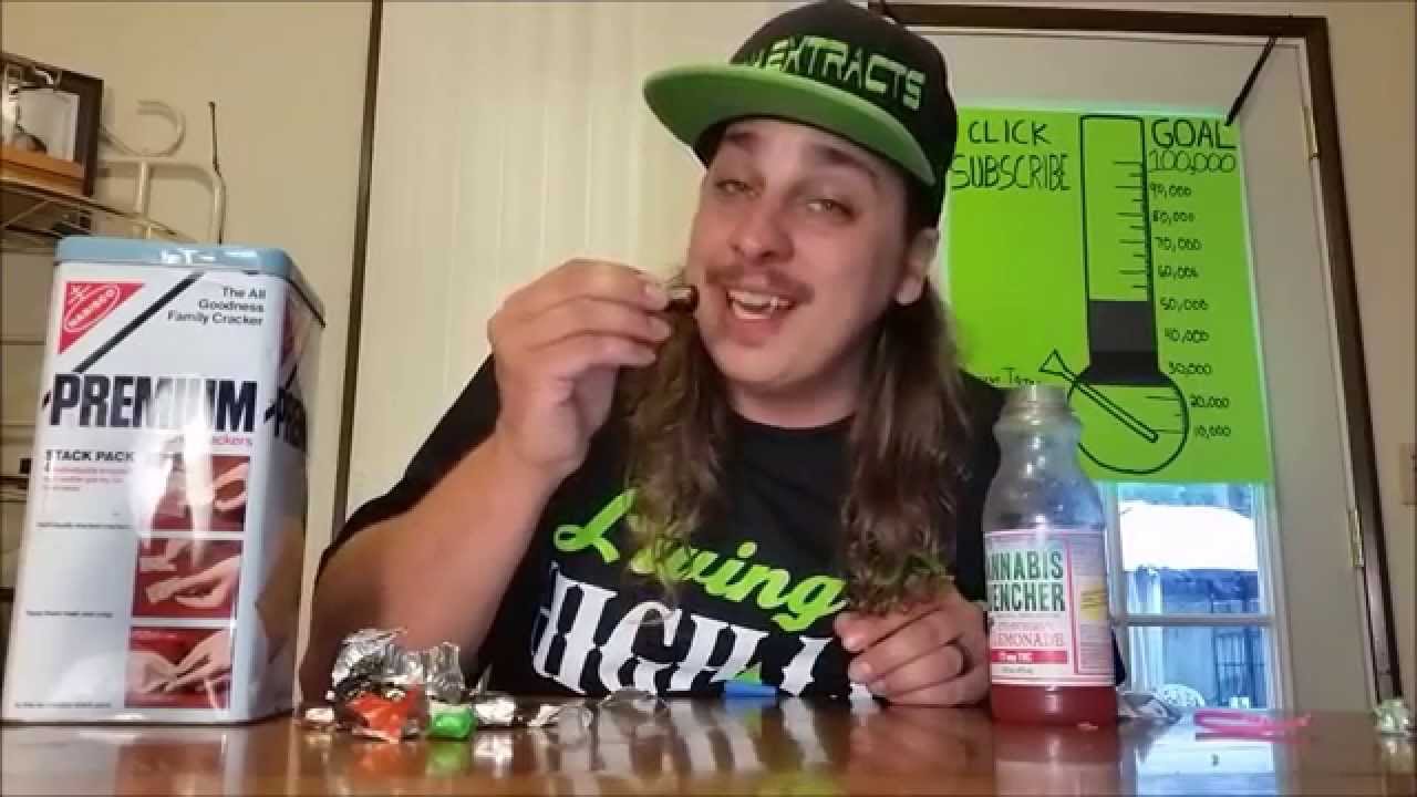 EATING WEED!!!!!! CHEEBA CHEWS!!!!!!!