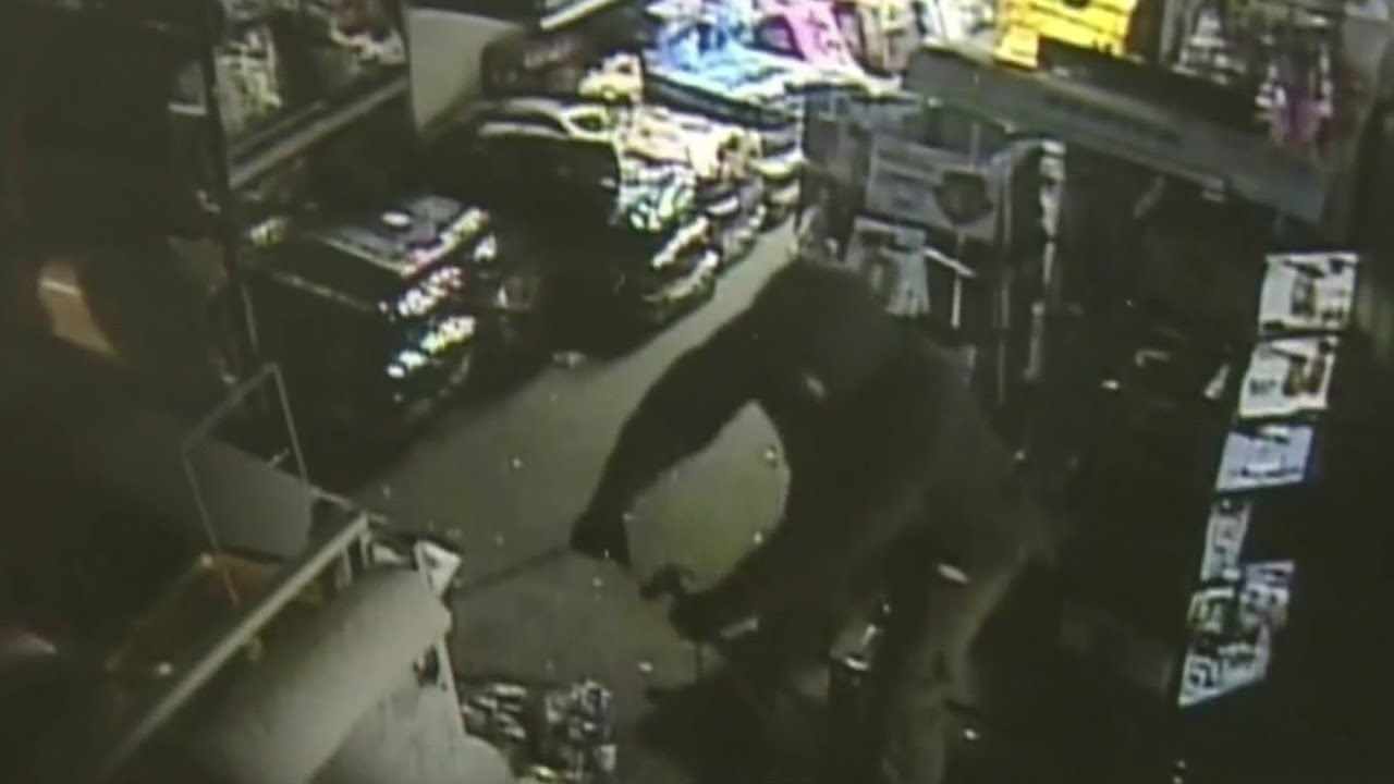 Thieves steal dollar store ATM in Dearborn - YouTube