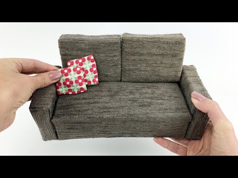 Vídeo: Como Fazer Um Sofá Para Uma Boneca