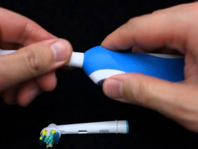 ブラウン オーラルbのノーマルブラシから歯間ワイパー付きブラシへ交換 Youtube ブラウン オーラルbのノーマルブラシから歯間ワイパー付きブラシへ交換 Youtube