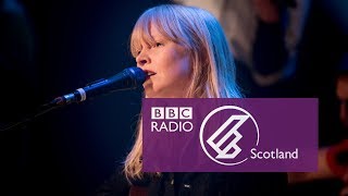 Lucy Rose - Treat Me Like A Woman (The Quay Sessions)