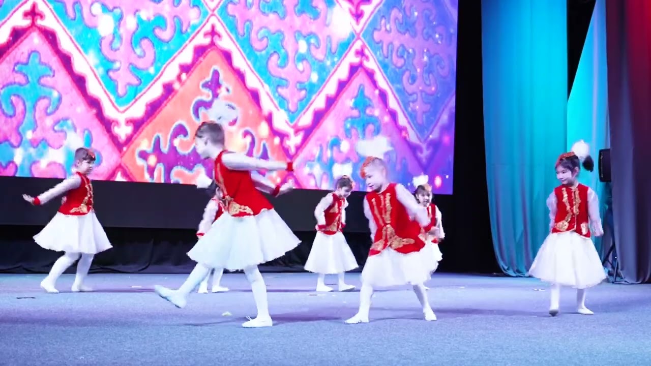 Авторская работа Говязиной Софьи Олеговны, номинация «Кыргызский народный танец», 1 место!