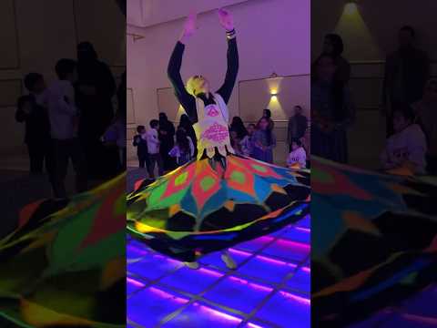 ياسيدنا النبي شوف بسرعه بتاع التنوره وهو بيمدح النبي