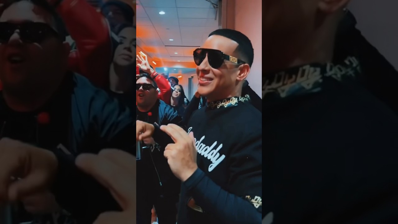 Lo que sucede luego de bajar del escenario,gracias por la parranda ? #laultimavueltaworldtour
