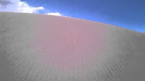 Scale invariance in dunes