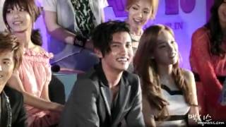 [fancam] 120430 I AM Showcase - Changmin's reaction when Kyuhyun was talking about him