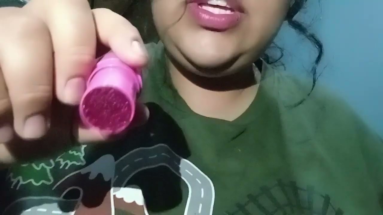 Asmr casero, tu compañera de trabajo te maquilla con productos un poco sucios