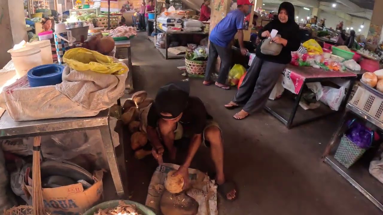 Market in Amlapura, Bali