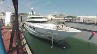 Time-lapse of the launch of superyacht Suerte (S693) by Tankoa Yachts