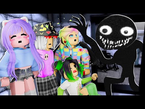 МОНСТР НАШЁЛ НАС В ПСИХУШКЕ! Roblox The Intruder