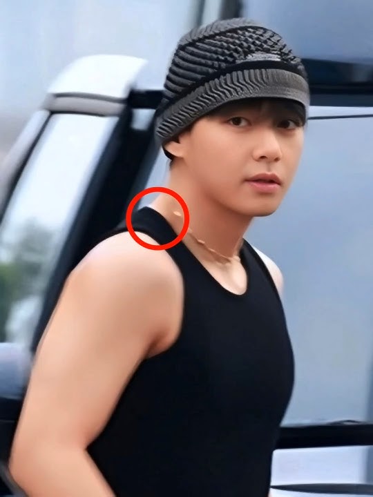 which price of kim taehyung necklace 🤔 #bts #btsv #shorts