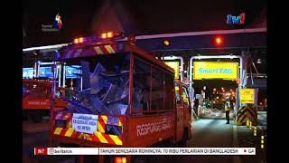 Bumbung Plaza Tol Bukit Raja Runtuh - Kerja Pembersihan Dijalankan Pihak Plus 25 Ogos 2018