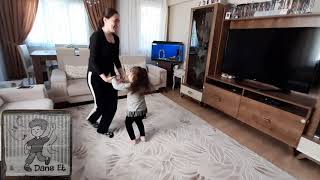 Güneş is enjoying with dice game / Güneş zar Oyunu ile eğleniyor/ fun kids video screenshot 4